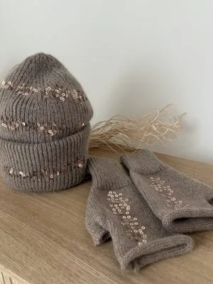 Bonnet et Mitaines Femme – Ensemble Chic et Confortable pour l’Hiver | Milanah