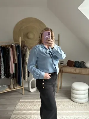 Chemisier avec Noeud au Col : modèle Suzon de Milanah !