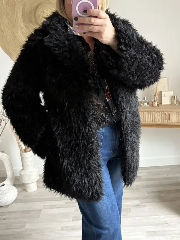 Manteau Fausse Fourrure Noir : adoptez l’élégance ! - Le Showroom de Milanah