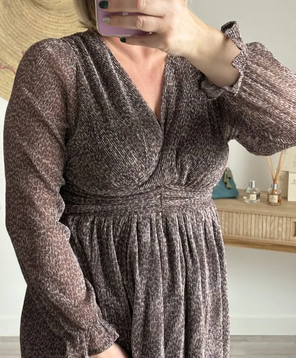 Robe Léopard Fluide : craquez pour un style audacieux et chic - Le Showroom de Milanah !