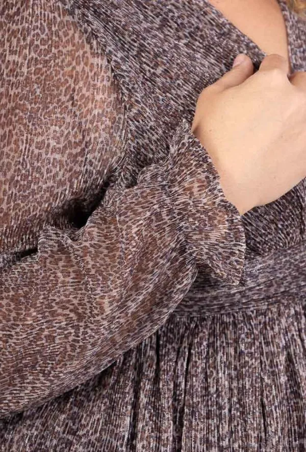 Robe Léopard Fluide : craquez pour un style audacieux et chic - Le Showroom de Milanah !