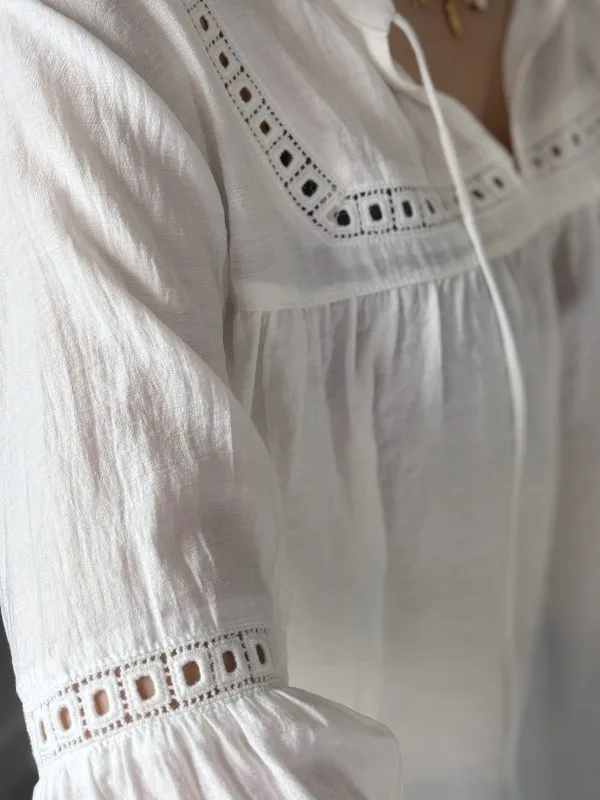 Chemise en soie pour femme – élégance en blanc chic Milanah