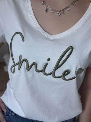 Tee shirt brodé SMILE kaki – col V blanc femme Milanah