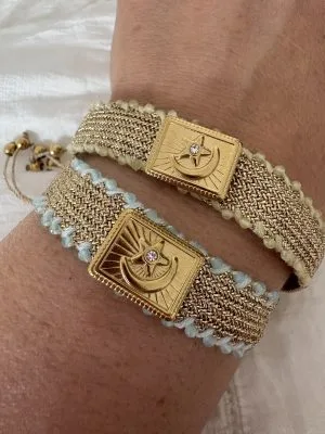 bracelet-tissus-dore Bracelet Tissu Femme Doré et Breloque – Bijou Léger Ajustable