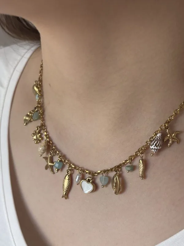 Colliers à Breloques Dorés – Bijou marin coquillages et pierres