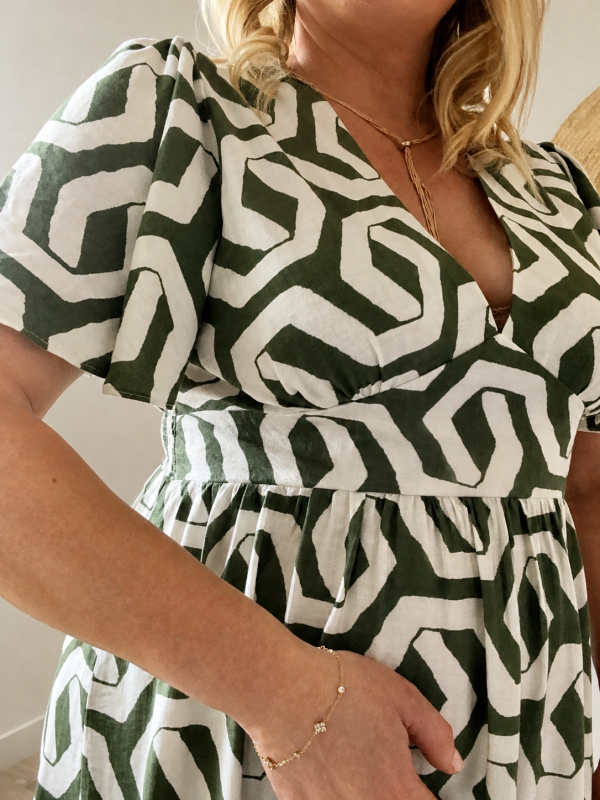 Robe Longue Fluide Imprimé Graphique Vert – Milanah