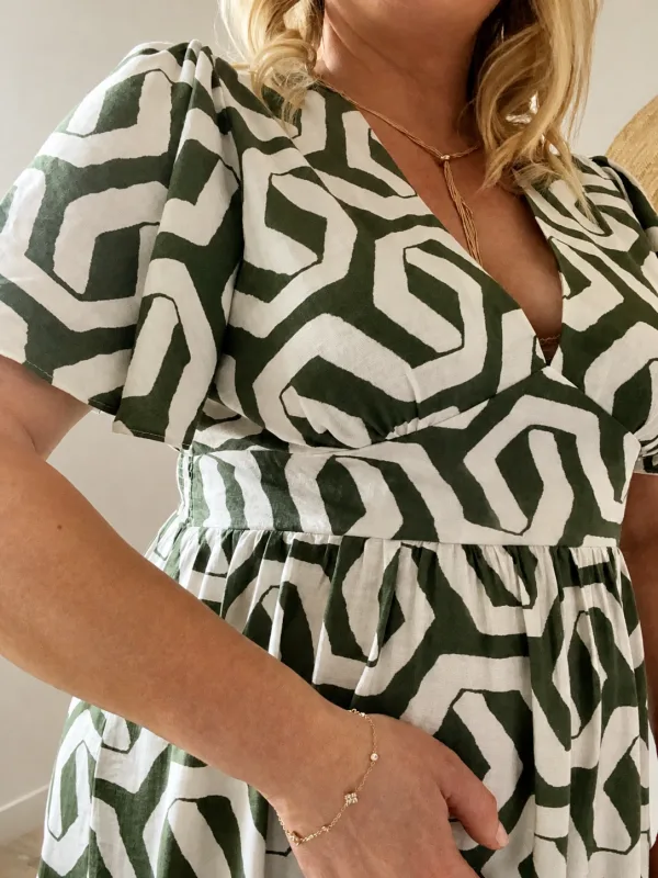 Robe Longue Fluide Imprimé Graphique Vert – Milanah