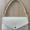 Sac baguette écru en cuir grainé